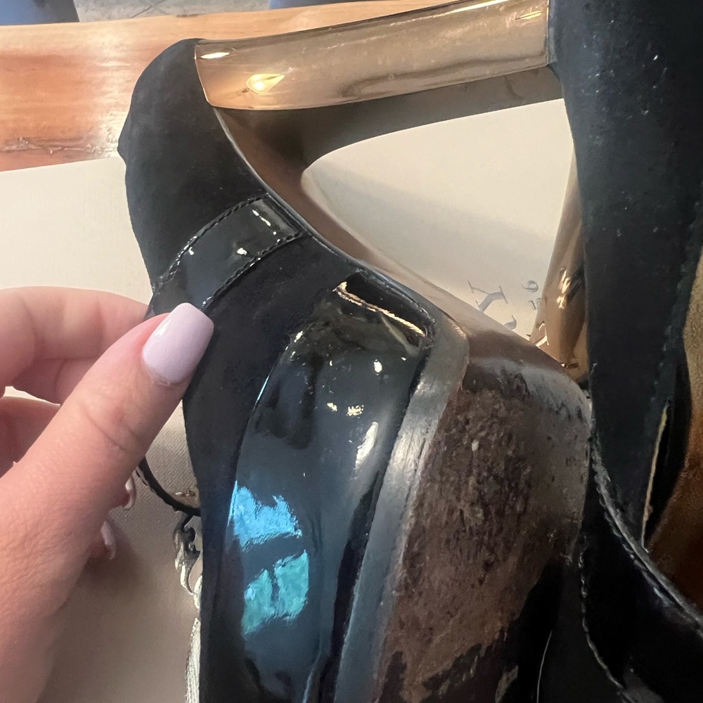 Beautiful Coach shoes - Picture 2 of 7